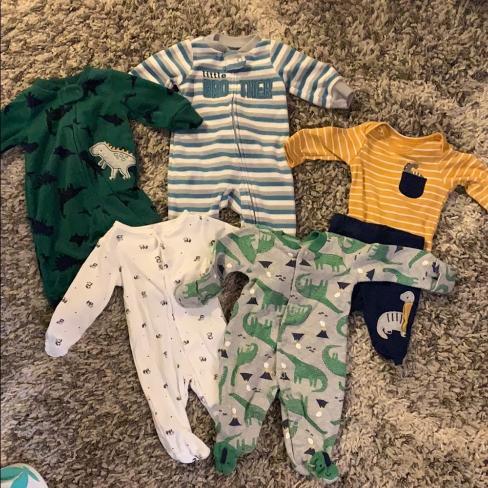 Carter’s Newborn Onesie Bundle of 5